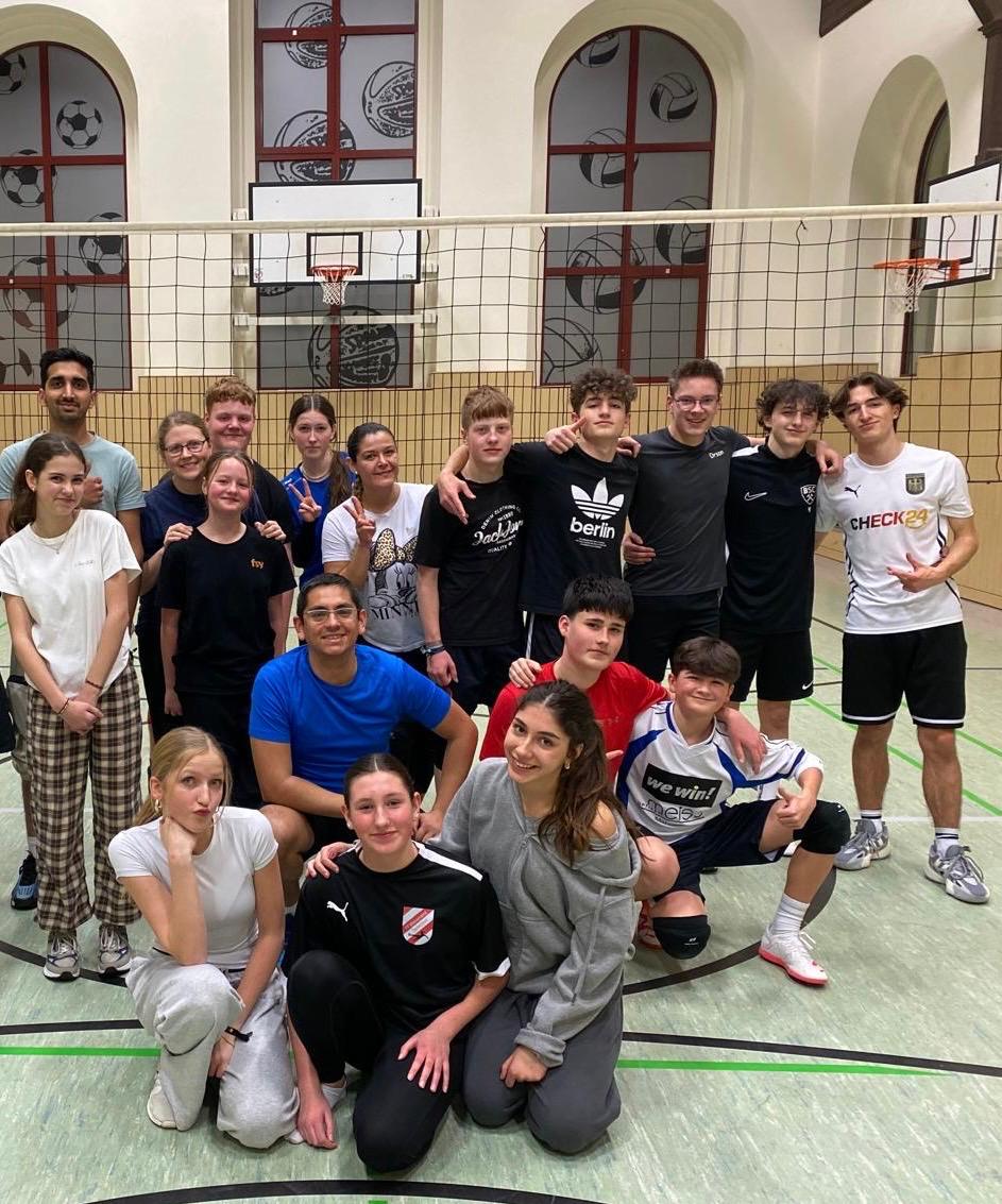 Carolina at volleyball with community