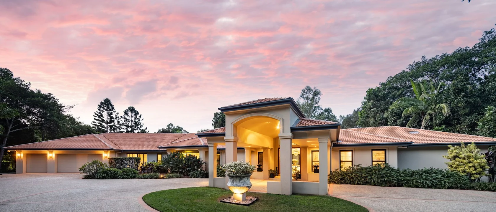 5-bedroom executive home in Kenmore Hills